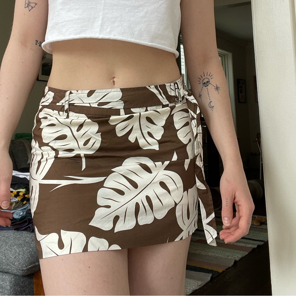 Vintage BCBG mini skirt